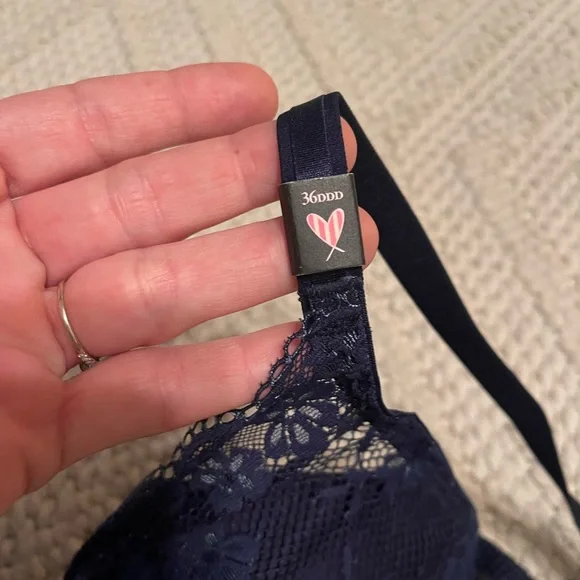 Victoria’s Secret bra - Picture 4 of 7